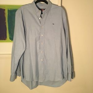 Medium vineyard vines shirt