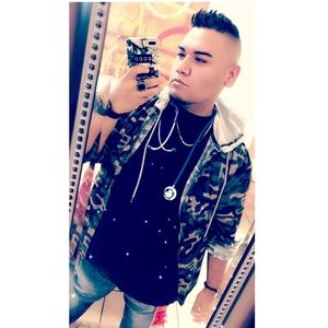 Meet your Posher, Carlos