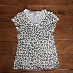Cute green leopard print T shirt