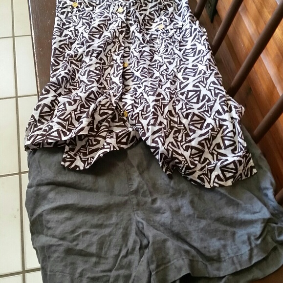 Barely worn Chico's top, Linen short and Capris - Picture 5 of 7