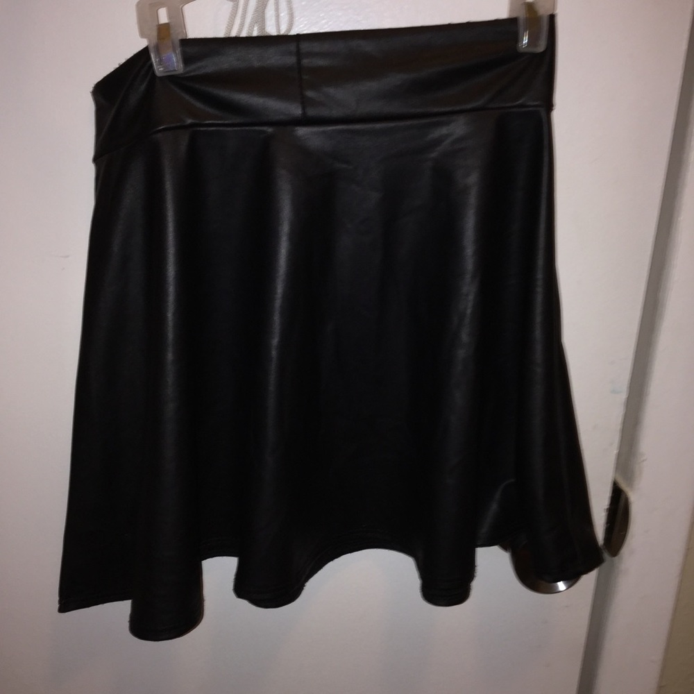 Black skater skirt