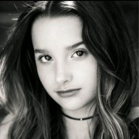 Meet your Posher, Annie - Picture 1 of 1