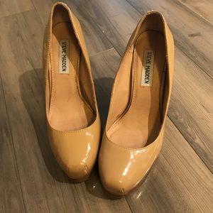 Steve Madden nude pumps