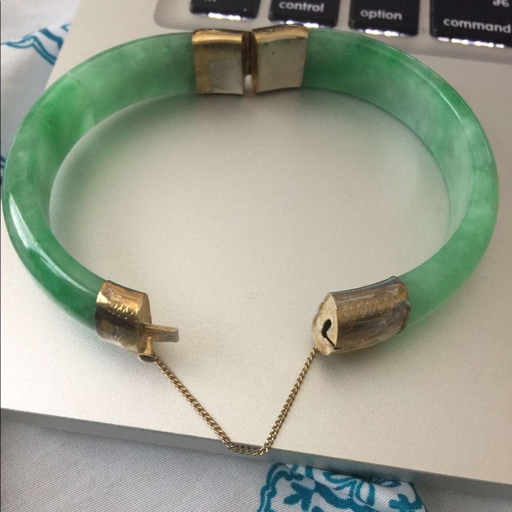 14K JADE BRACELET WITH CLASP