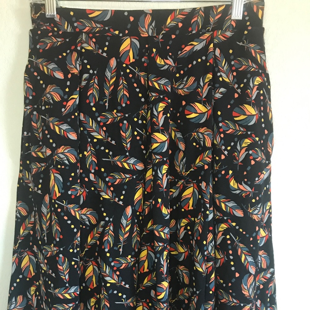 LuLaRoe Small Madison Skirt Black With Feathers
