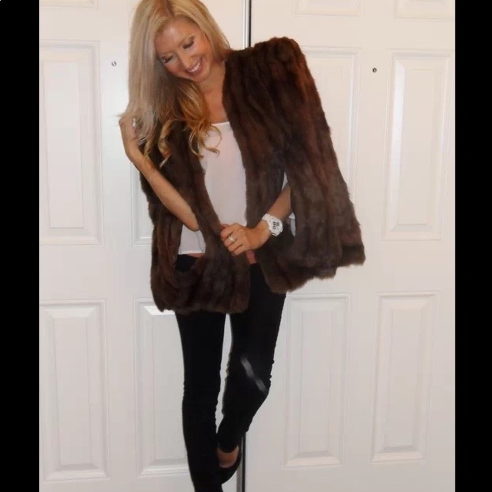 ***SOLD****💗Beautiful real fur mink capelet cape