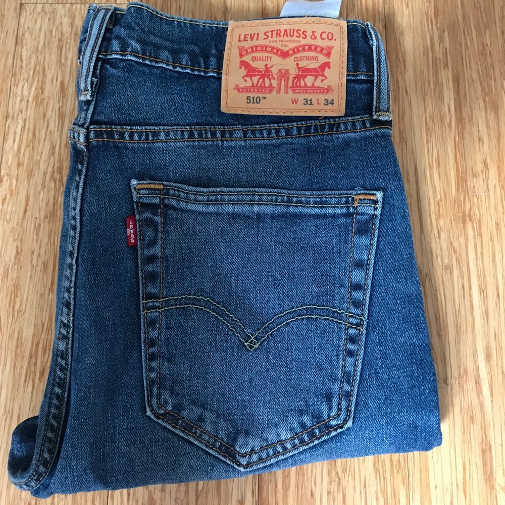 Gently worn men's Levi's denim jeans