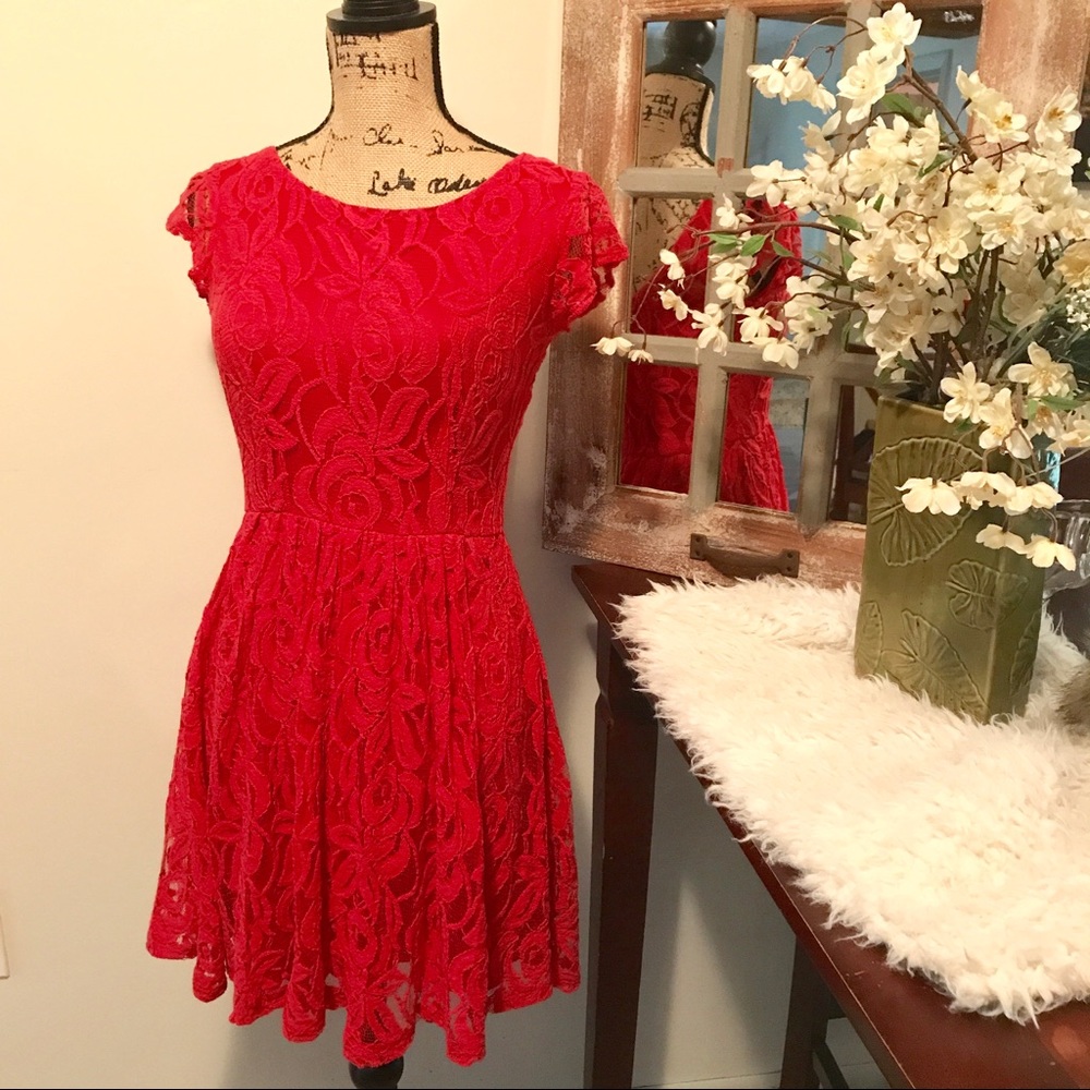 🌸 Classic Lace Baby Doll dress with scooped back