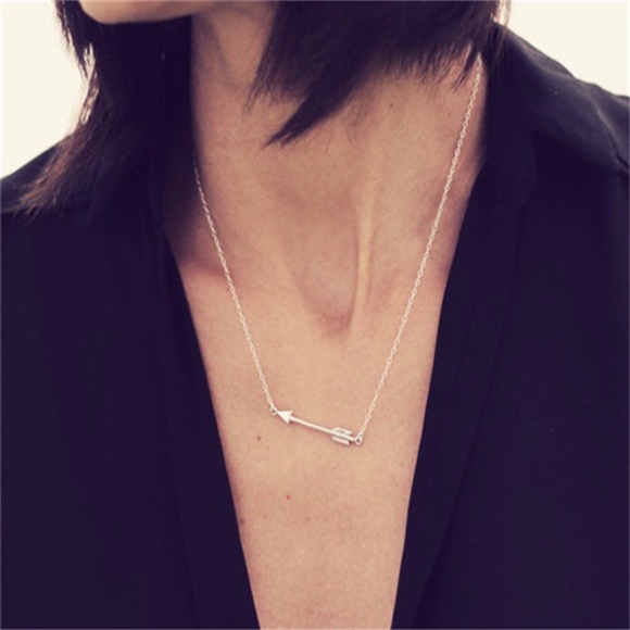 Arrow Dainty Necklace dainty pendant Silver Color - Picture 5 of 6