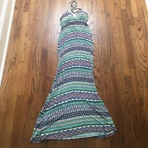 Form fitted halter top maxi dress