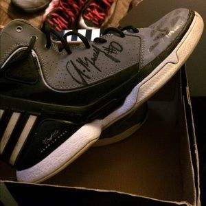 Former Boston Celtic Avery Bradley signed shoes