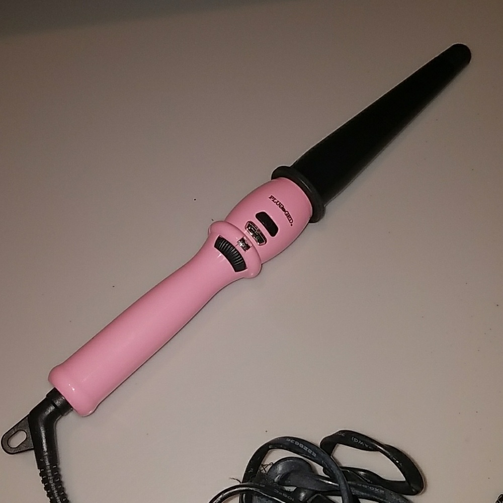 PluggedIn Curling Wand