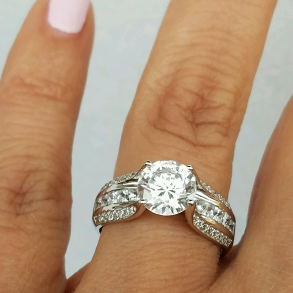 14k white or Yellow Gold Round Engagement Ring - Picture 5 of 8