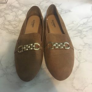 Tan loafers with gold accents (Women 7)