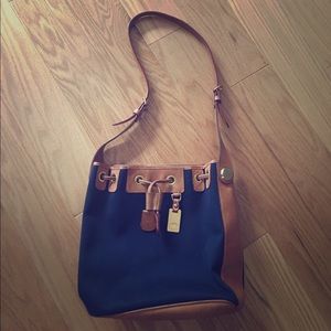 Dooney & Bourke Purse