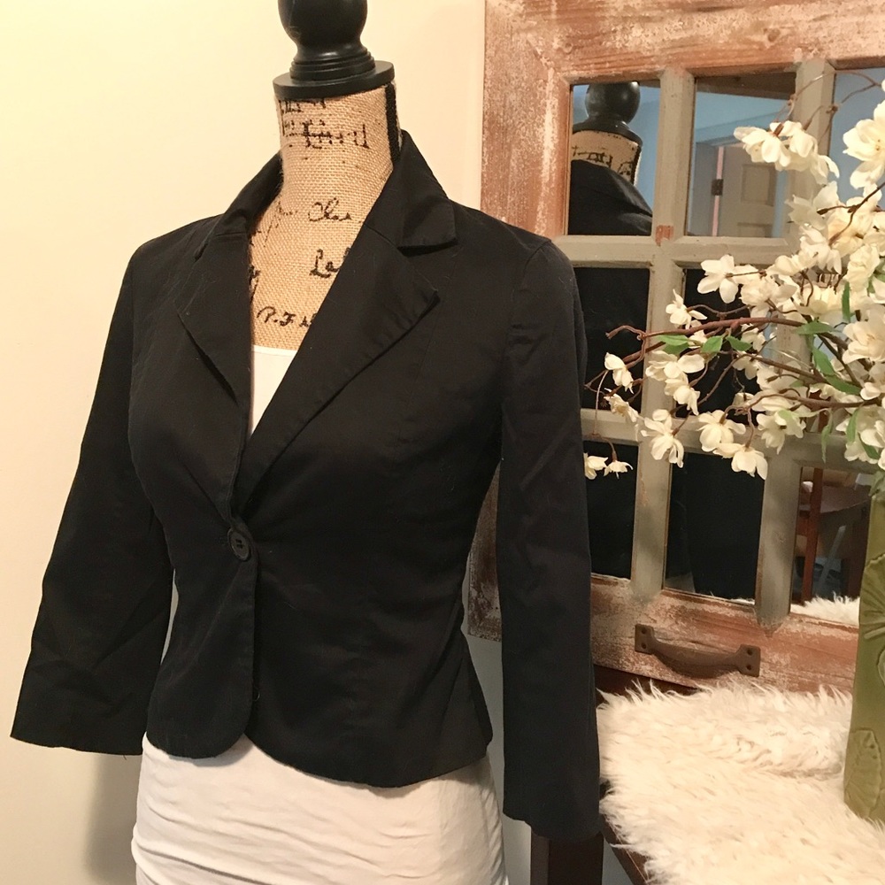 🌟 H&M 3/4 sleeve one button Blazer 🌟