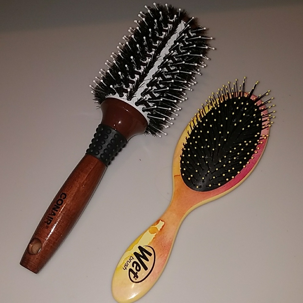 Wet Brush and Round Brush Bundle