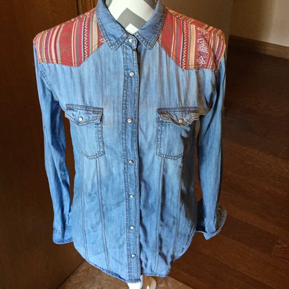 Forever 21 Life in Progress shirt size small.