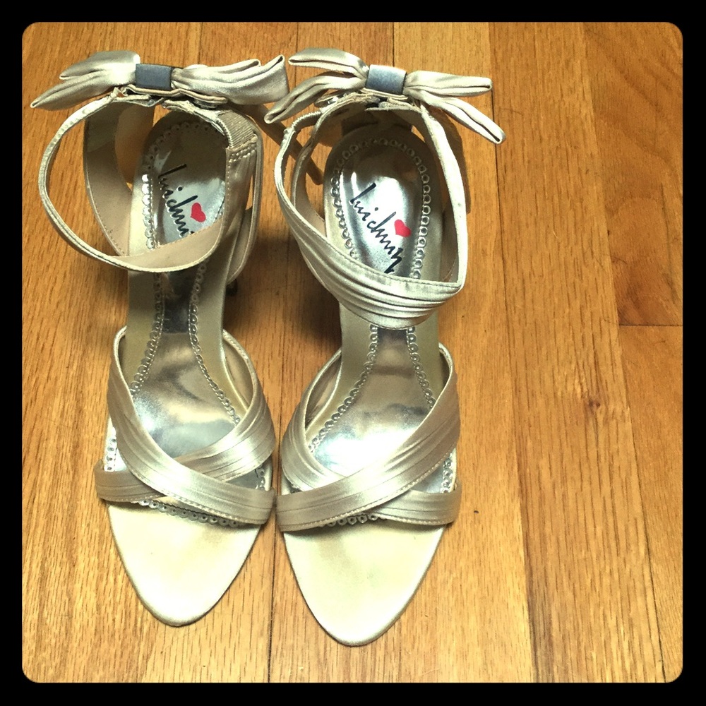 LUICHINY Ivory Shoes with Bows👰🏼 Wedding Perfect
