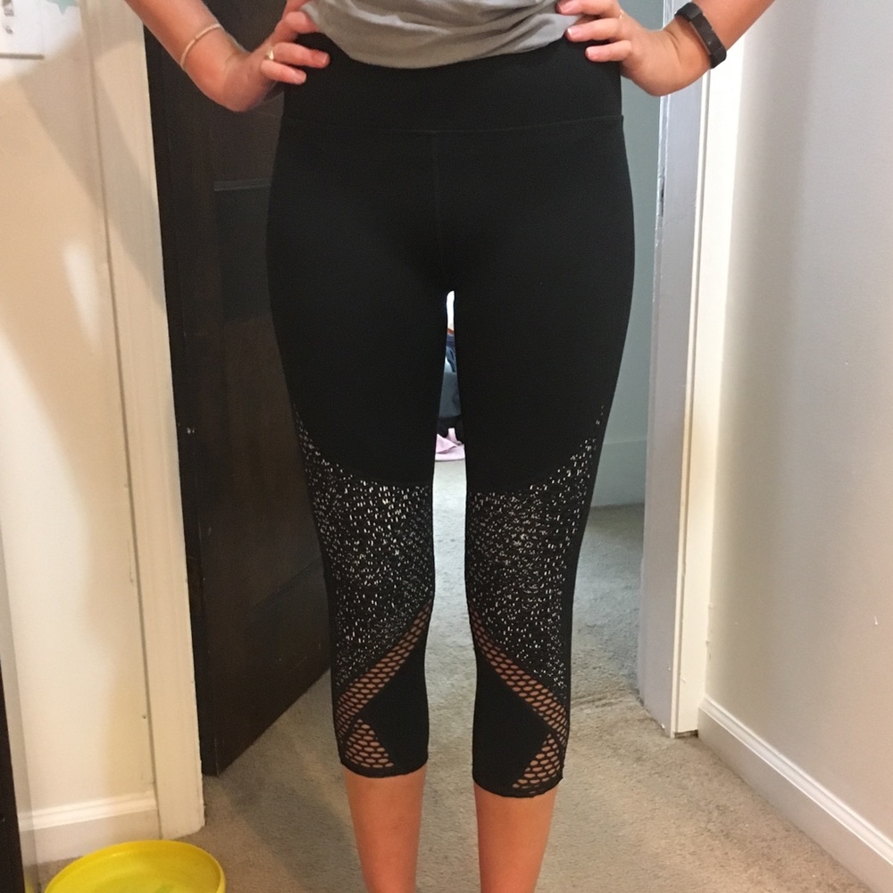 Fabletics cropped leggings