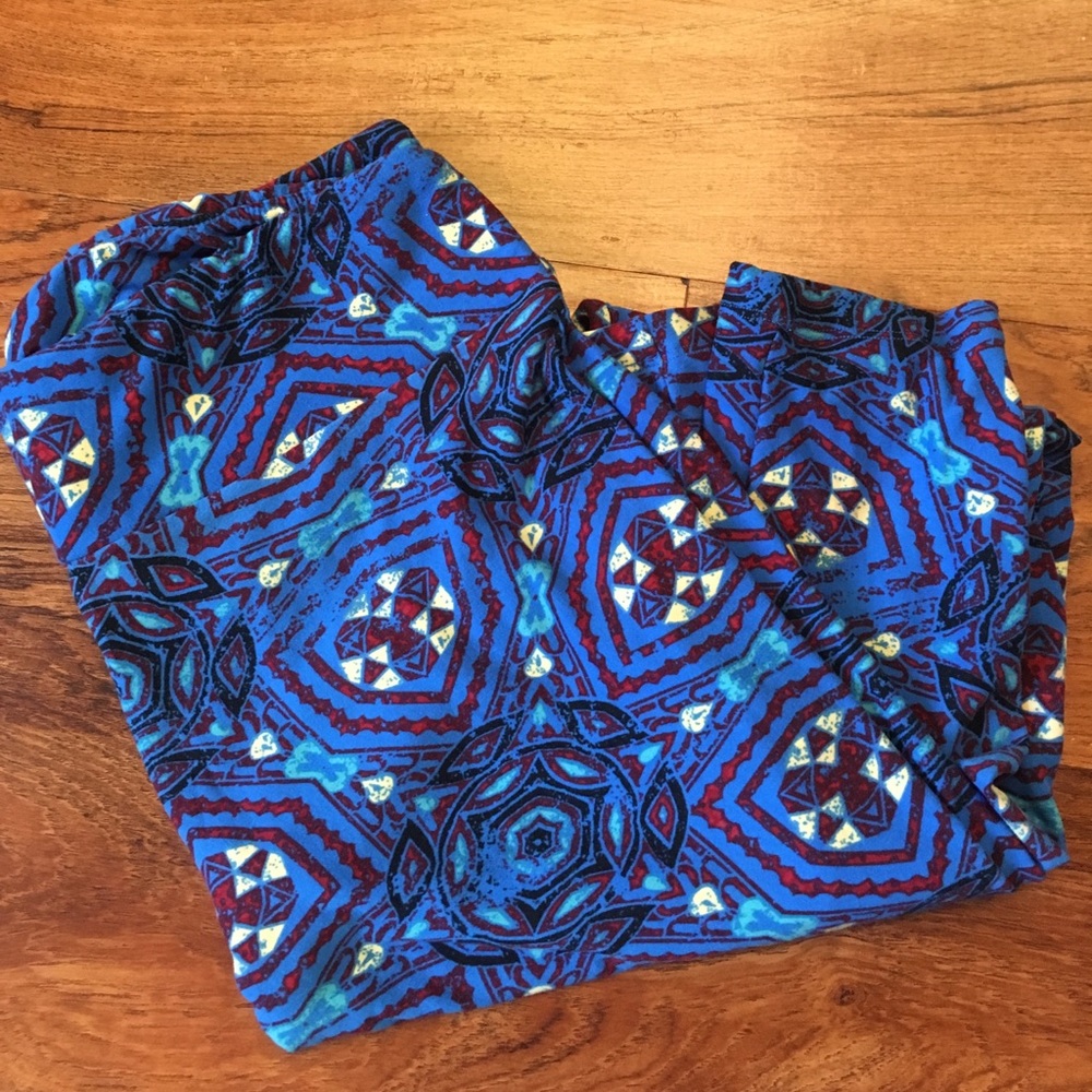 LulaRoe aztec TC leggings