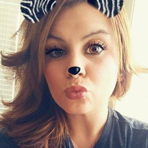 Meet your Posher, Monica