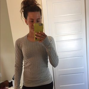 Long sleeve athleta brand workout top