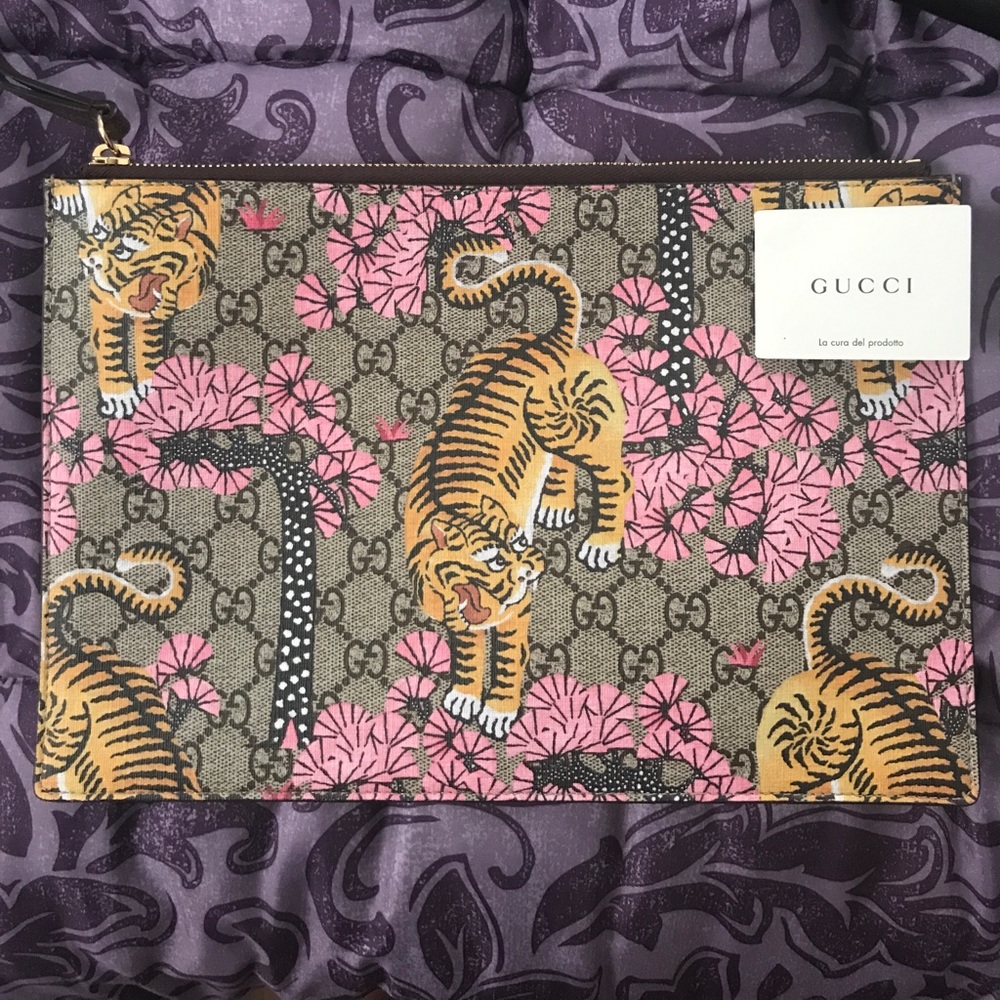 Authentic Gucci Tigerette Large Clutch