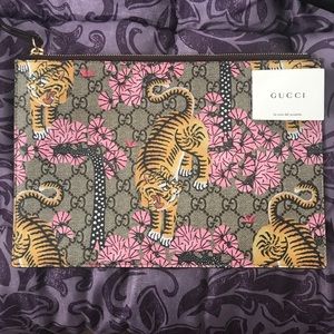 Authentic Gucci Tigerette Large Clutch