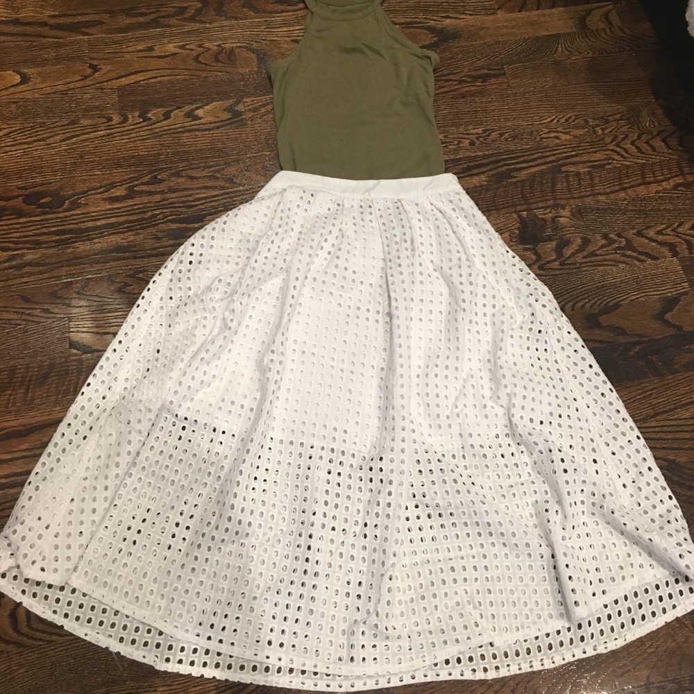 Piperlime below the knee eyelet skirt