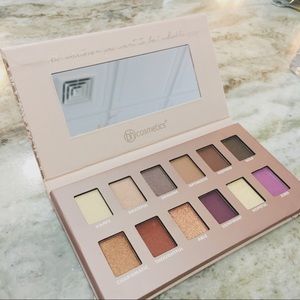 Be.. by Bubzbeauty eyeshadow palette