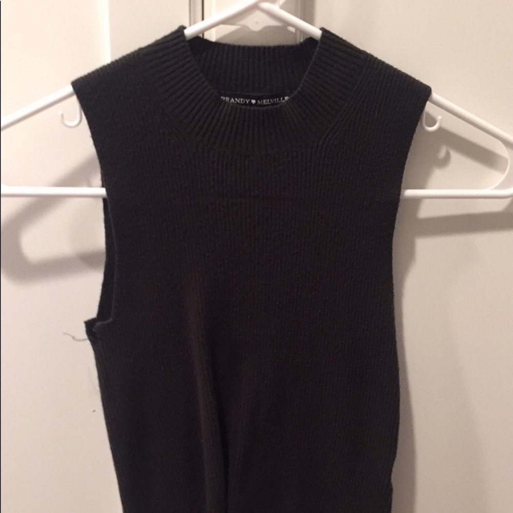 Brandy Melville crop top