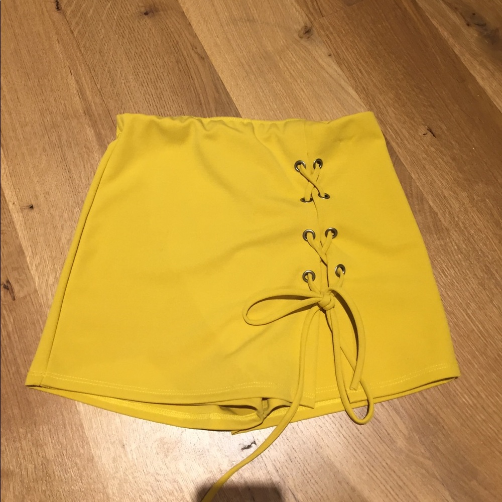 Mustard yellow skort