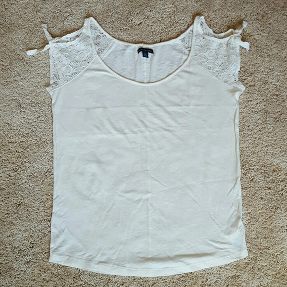 American Eagle Outfitters cream cold shoulder top - Picture 2 of 5