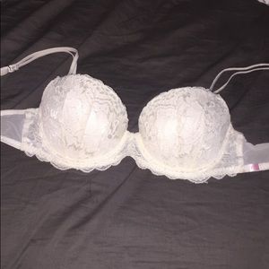 White lace victoria's secret push-up bra