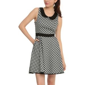 Hot Topic Orphan Black Peterpan Collar Dress
