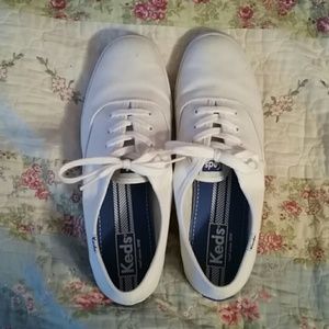 White keds