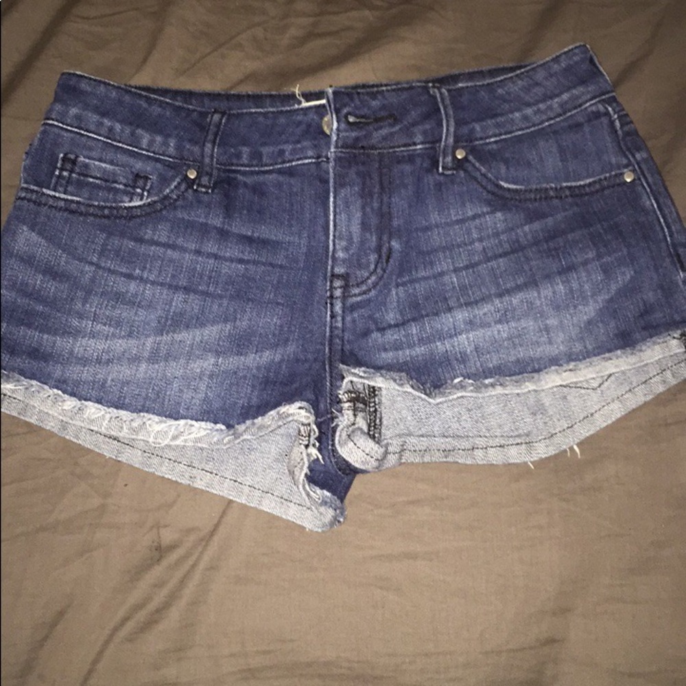 Bullhead medium wash denim shorts