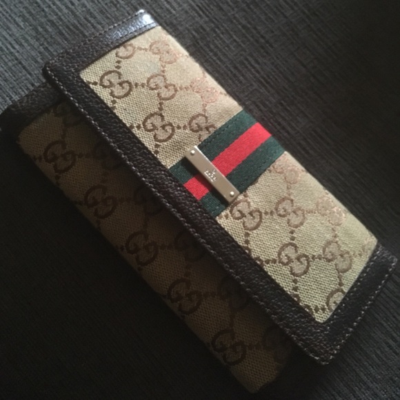 Gucci purse - Picture 1 of 4