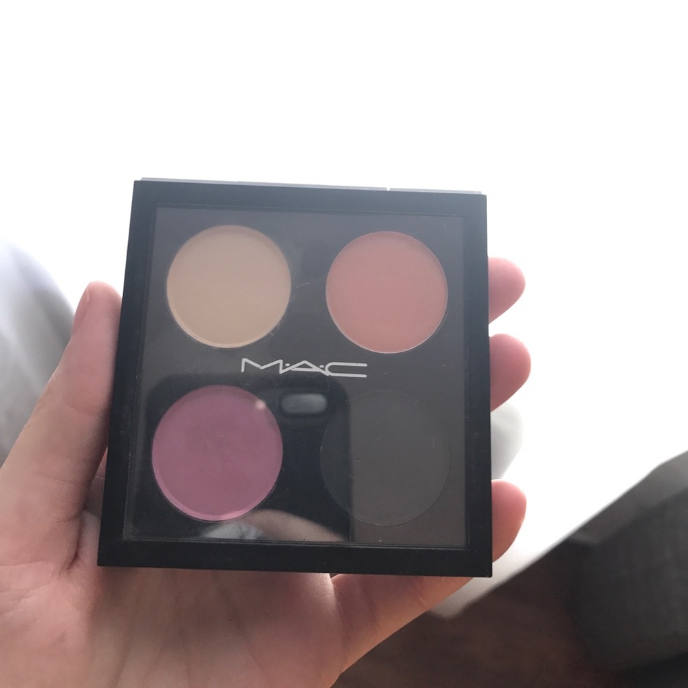 MAC eyeshadow quad in "angel flame"