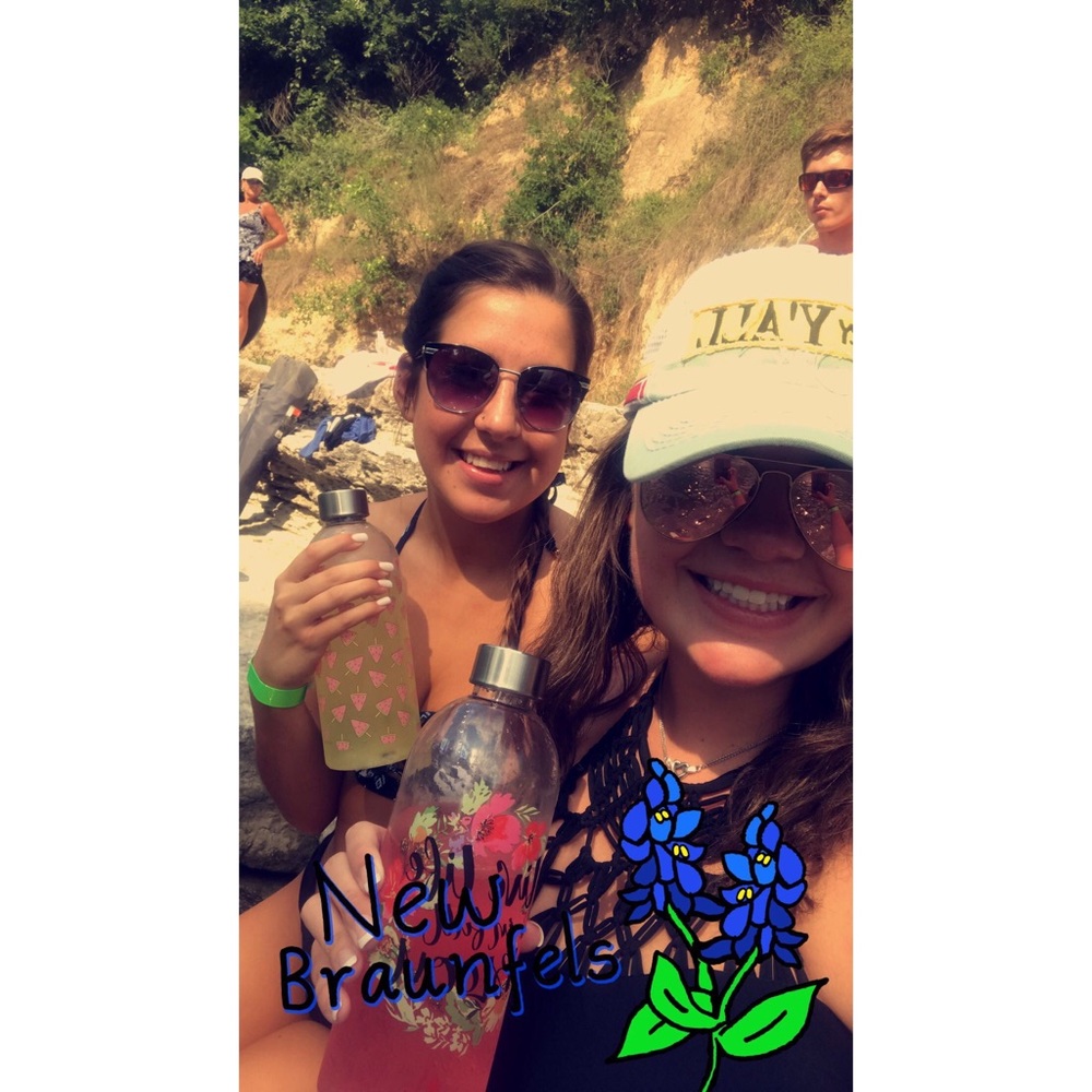 Meet your Posher, Caitlin