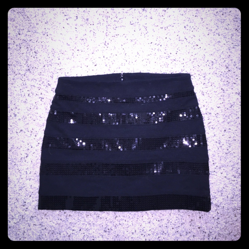 NWT Express Zippered Mini