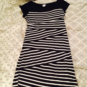 Motherhood Maternity L Dress- form fitting