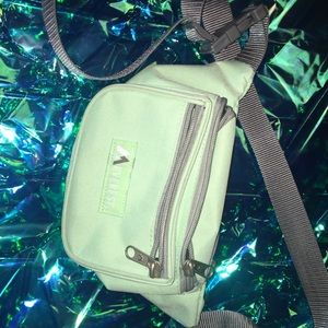 🌷 mint green fanny pack 🌷 NEW!!