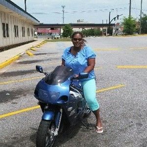 Meet your Posher, Dee dee