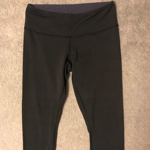 Lululemon reversible black and grey crop leggings