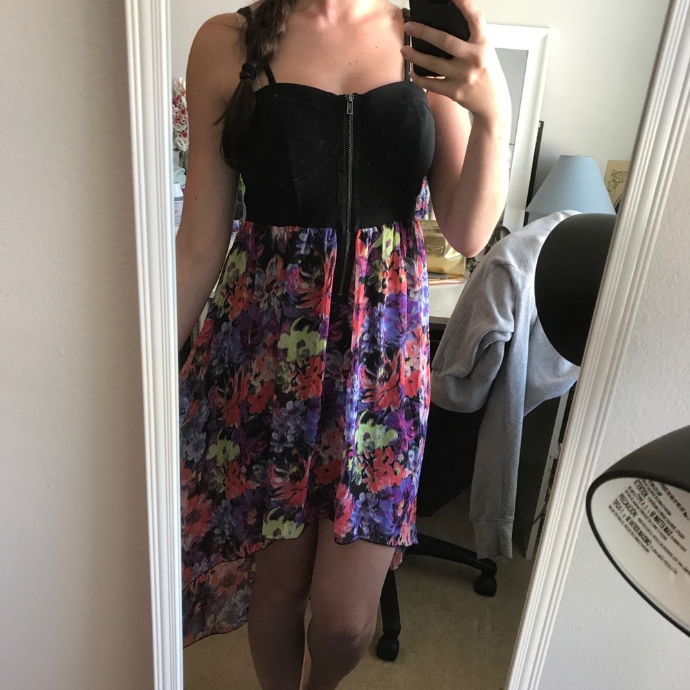 Beautiful flowered high low dress!