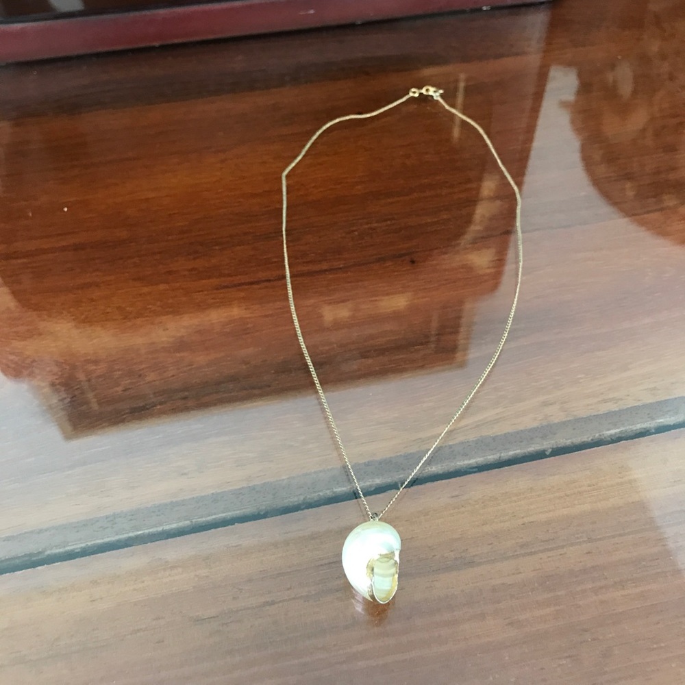 Dainty gold seashell necklace