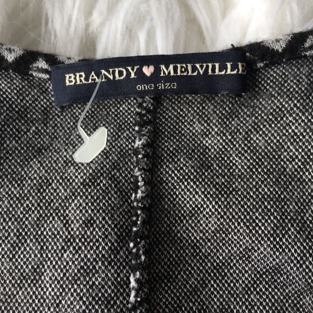 ✨BRANDY MELVILLE HALTER TANK✨ - Picture 3 of 4