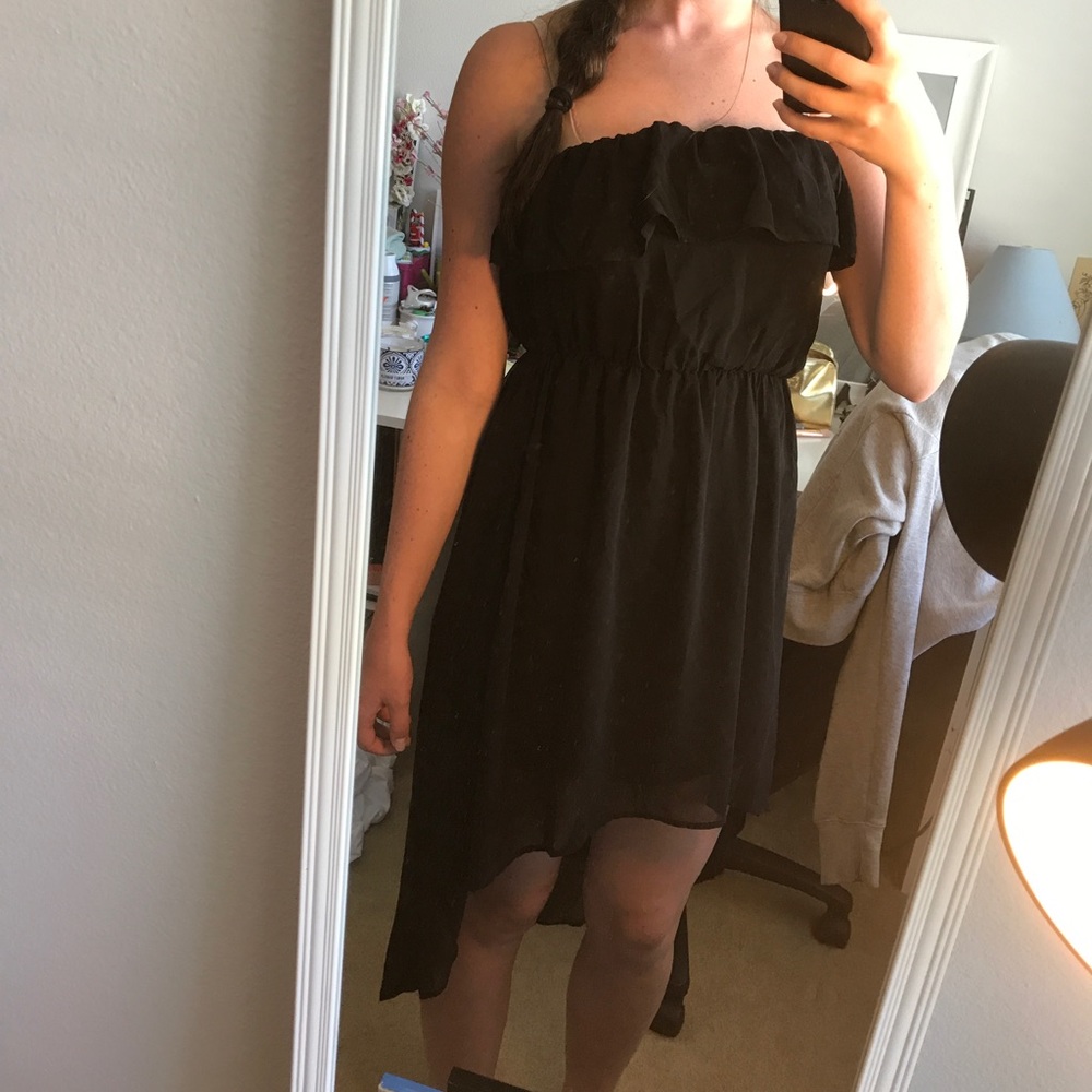 Adorable strapless high low dress!